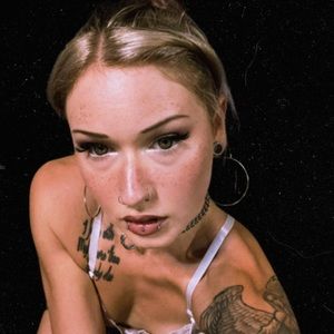 Meet your Posher, Kayleena